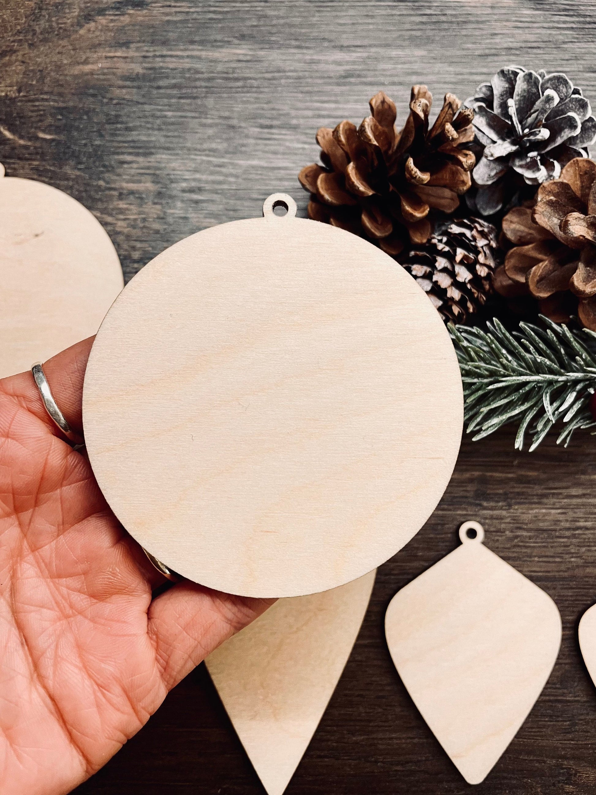 Set of 10 Nordic Christmas Blank Baubles | DIY Scandi Christmas Tree Decorations | Wooden Craft Blanks