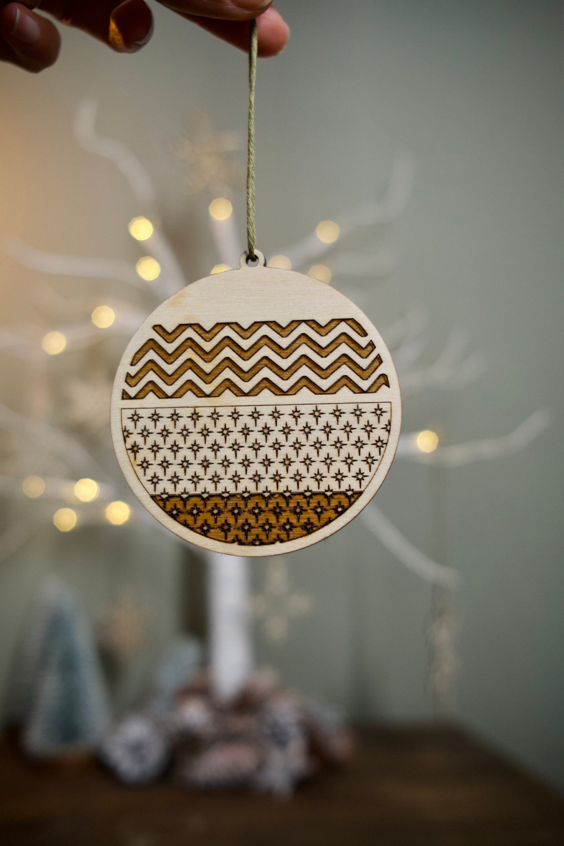 Set of 10 Wooden Nordic Baubles, Scandi Christmas Tree Bauble / Tree Hanging | Modern Christmas dec