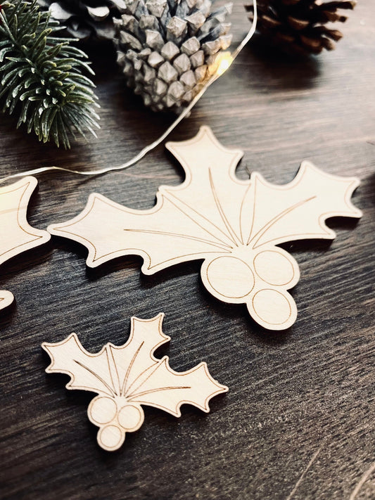 10x Wooden Holly and Berries / Nordic Christmas Holly Craft Blanks made from Laser Cut Plywood Blanks | Wooden Craft Shapes