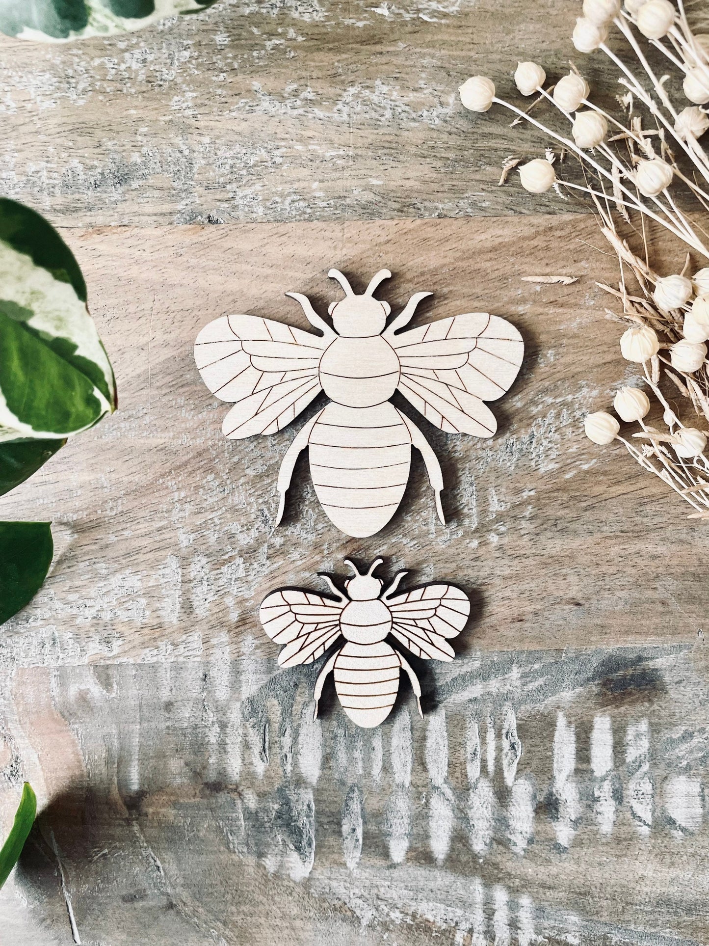 10x Wooden Bee Shapes from 40mm Wide | 3mm Thick Laser Cut Plywood Blanks | Bumble Bee Craft Shapes