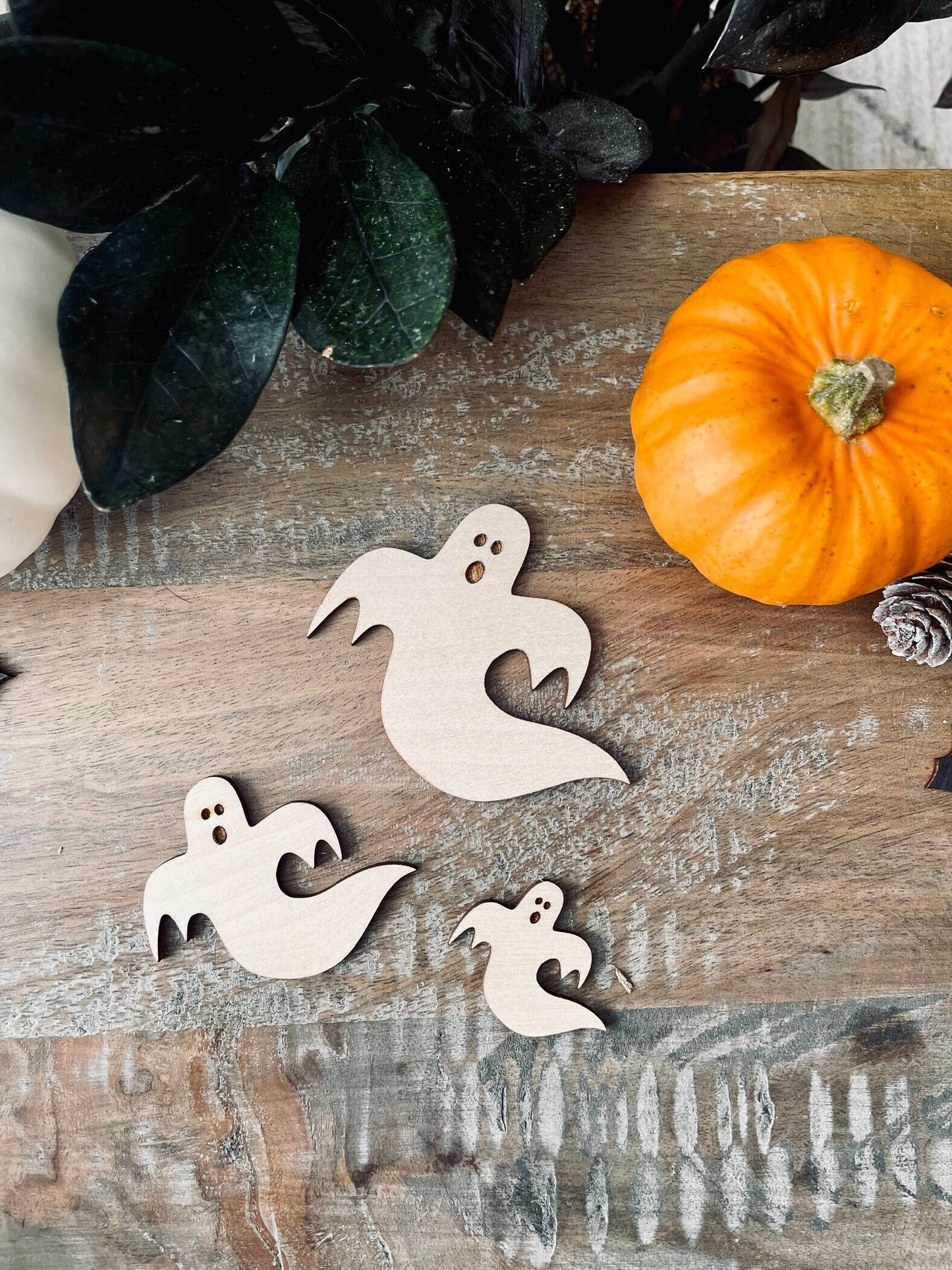 10x Wooden Halloween Ghost Shapes from 40mm Tall | Halloween Decor | 3mm Thick Laser Cut Plywood Blanks | Craft Shapes